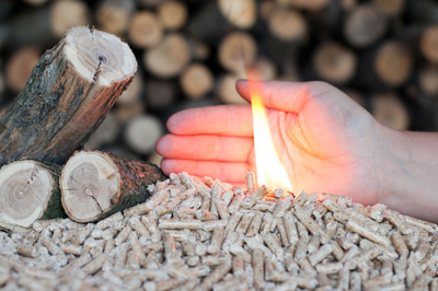 wood pellets burning